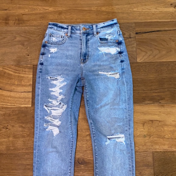 American Eagle stretch mom jeans. - Picture 2 of 4
